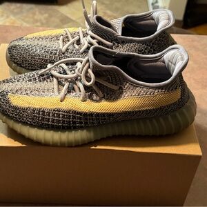 Yeezy Boost 350 V2 Ash Blue Sneakers